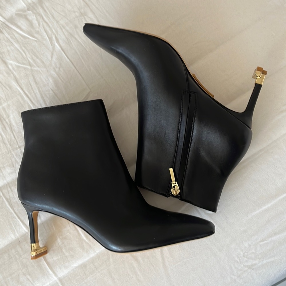 Kaiwen yen real leather boots in size 7 womens